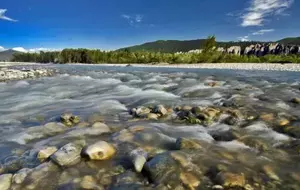 sortie campagne à charleval avec séance de "longe côte" en remontant la durance. Prévoir chaussures qui ne craignent rien, tenue qui sèche vite, rdv chateau charleval